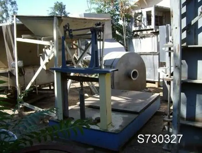 Used _UNKNOWN_ _UNKNOWN_ Platform Scales California US | Machinery & Equipment 2 #140412
