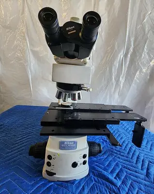 USED NIKON L200