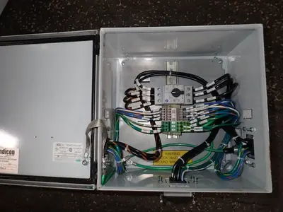 Fused Power Tee Box