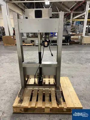 Used Accutek Accutek Spindel Cap Retorquer Cappers Ohio US | Federal Equipment Company #1337955