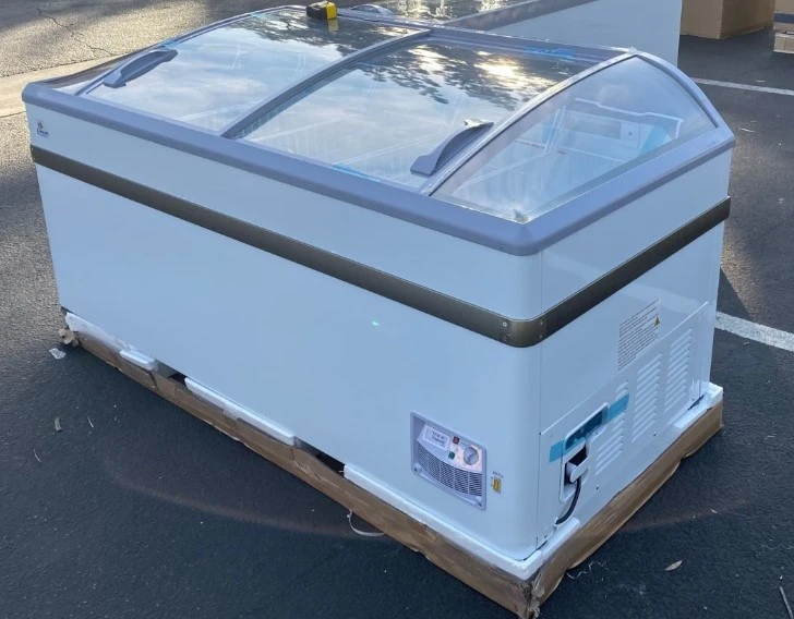 171-0002 65” Island Self Contained Chest Freezer Display Case