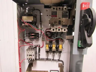A-B Allen Bradley 1336F-BRF75-AN-EN 7.5HP AC Drive Assembly Bucket Disconnect