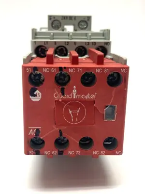 100S-C09EJ14C | Allen Bradley  Ser. A Guardmaster A04 Safety Contactor BROKEN TOP - For parts or not working