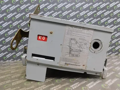 ITE UV321 XL-Universal Bus Duct Fusible Safety Switch Plug 30A 240VAC 7.5HP Used
