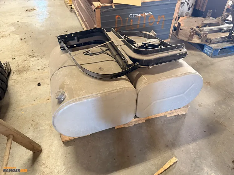 Used LOT OF (2) 50 GALLON FUEL TANKS _UNKNOWN_ Fuel Oil Tanks Michigan US | Miedema Asset Management Group #1369585