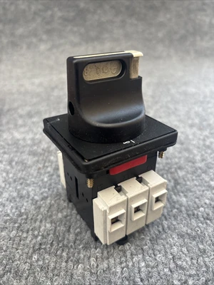 Used EATON MOLELLER IEC/EN 60947-3 VDE 0660 Disconnects California US | Davliegogo LLC #1707649
