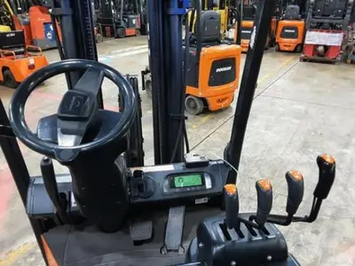 USED 2019 DOOSAN BC15S-5