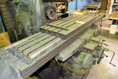 #4 KEARNEY & TRECKER MILWAUKEE MODEL 4CK HORIZONTAL MILLING MACHINE: YOBRO #23955