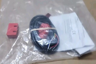 NEW Allen-Bradley 440N-Z21W1PA