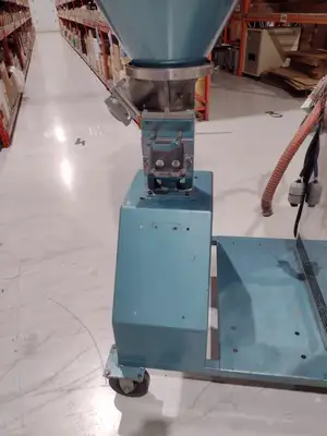 Used Universal Dynamics Mann and Hummel Protec Mann and Hummel Protec Hopper Dryers Michigan US | Maverick Industrial Sales #1401449