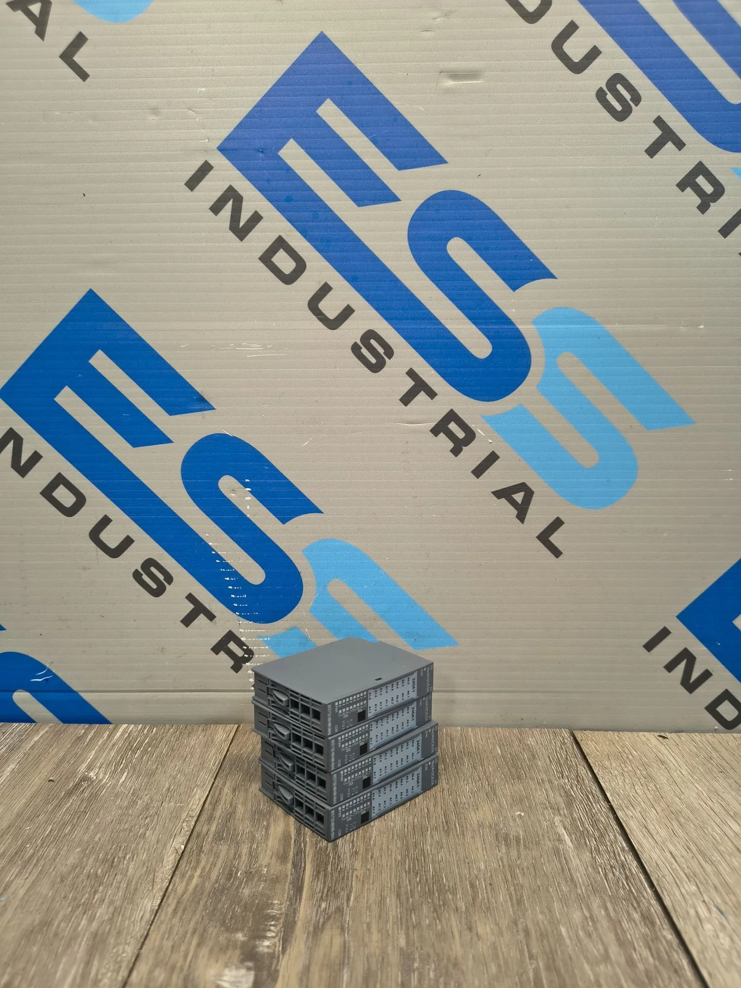 Used SIEMENS 6ES7 132-6BH00-0BA0 Programmable Logic Controllers South Carolina US | ESS Industrial Equipment Sales #1305571