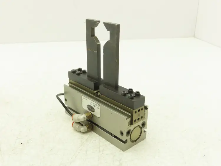 Used DE-STA-CO _UNKNOWN_ Pneumatic Cylinders Indiana US | Arrow Industrial #885179