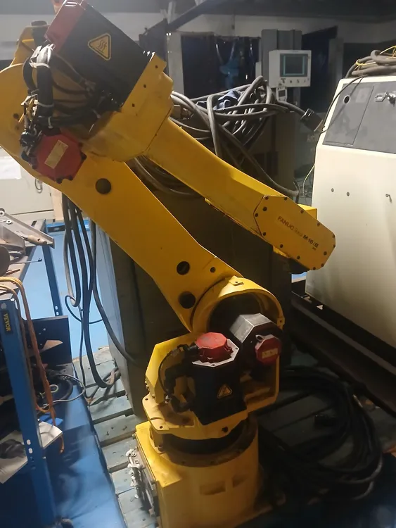 Used FANUC M16iB 20KG Handling Robot Robots Ontario CA | ACES Robotics Ltd #1445070