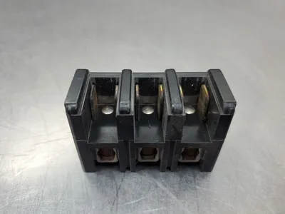 ALLEN BRADLEY 1492-DB2-3 Ser A Connector Module. 4E-26