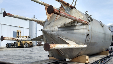 10,000 GALLON STAINLESS STEEL VERTICAL SINGLE SHELL STORAGE TANK