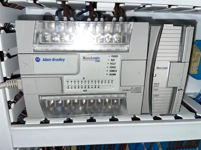 USED APEX FILLING SYSTEMS POF-12 12 SPOUT PRESSURE LIQUID FILLER