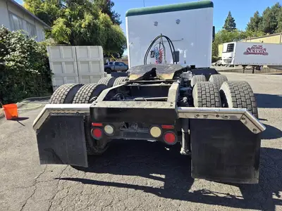 USED 2015 PETERBILT 579