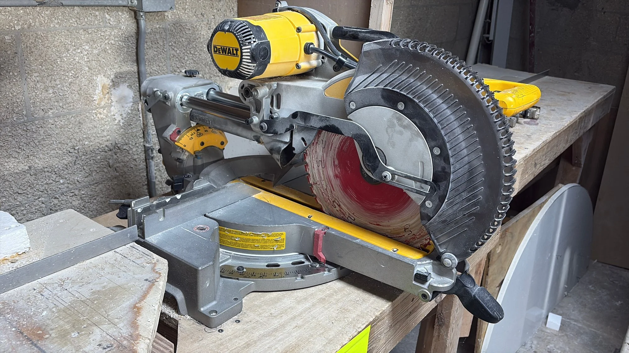Used _UNKNOWN_ _UNKNOWN_ Double Miter Saws Georgia US | Auction Management Corporation #1548657