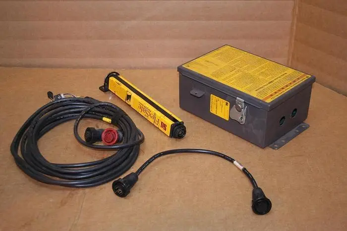 Used STI MS4324B-2 & CONTROL Light Curtains & Grids Michigan US | Ideal Machinery #605317