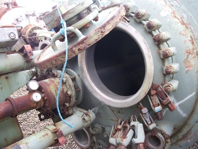 2,500 L Hastelloy C4 clad reactor