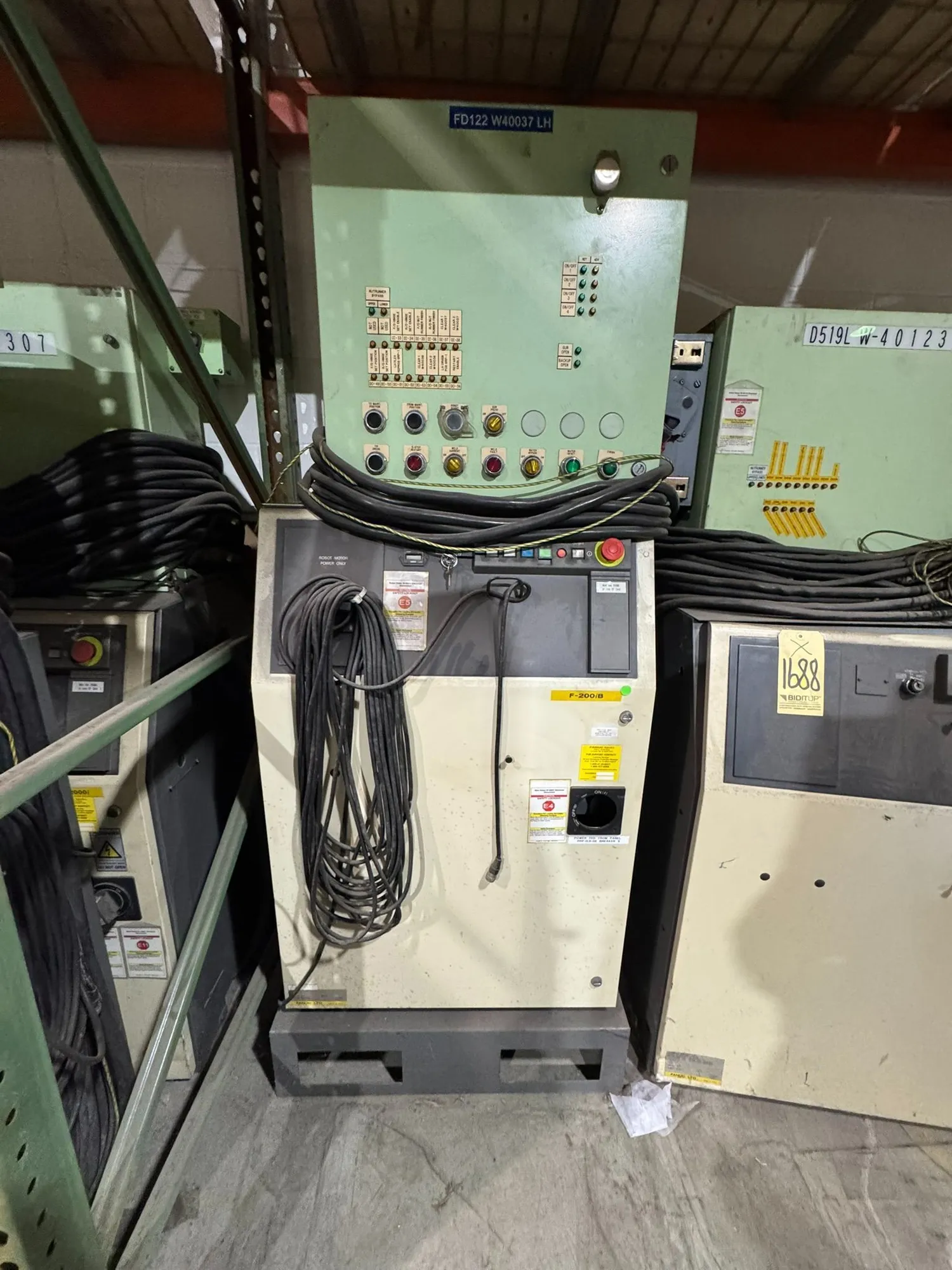 USED FANUC RJ3iB Controller