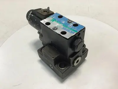 USED VICKERS DG4V-3S-2AL-M-U-HL7-60-EN490