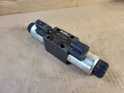USED SAUER DANFOSS DCV03-3C11/01200E12