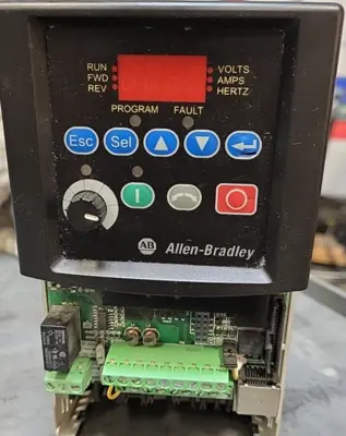 Allen Bradley 22B-D2P3N104 SERIES A PowerFlex 40 AC Drive (BIN 4 .5. 5)