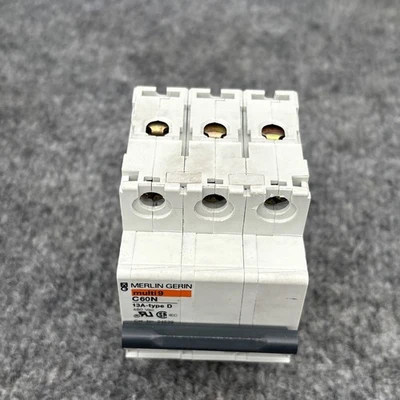 Used Merlin Gerin 24539 Circuit Breakers California US | Davliegogo LLC #1708044