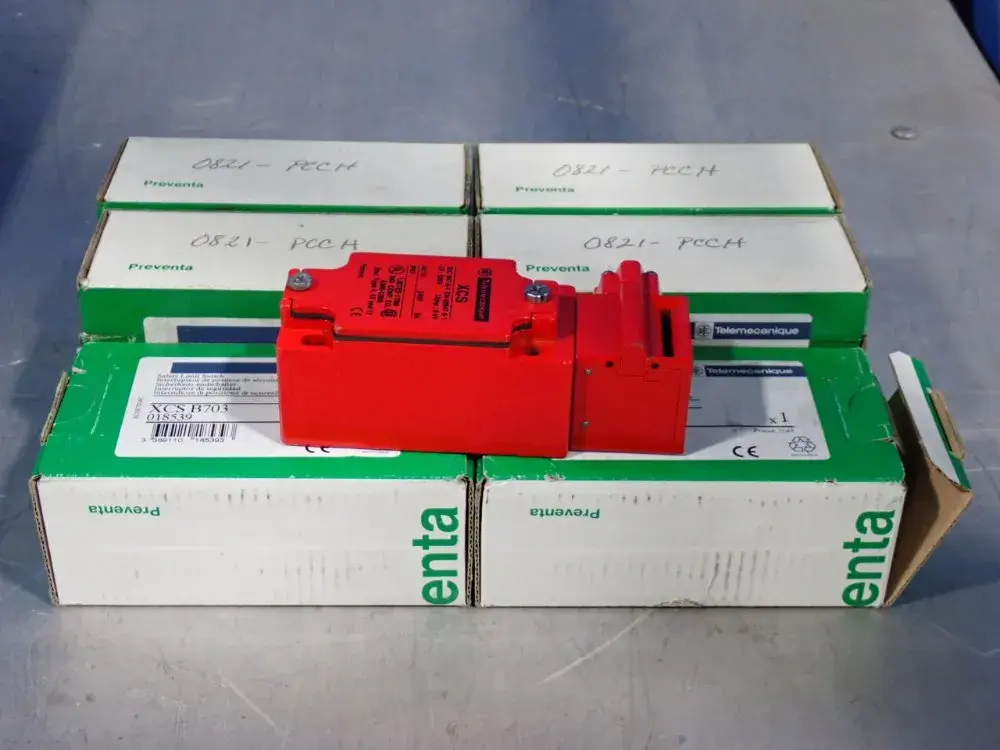 USED TELEMECANIQUE XCS B703