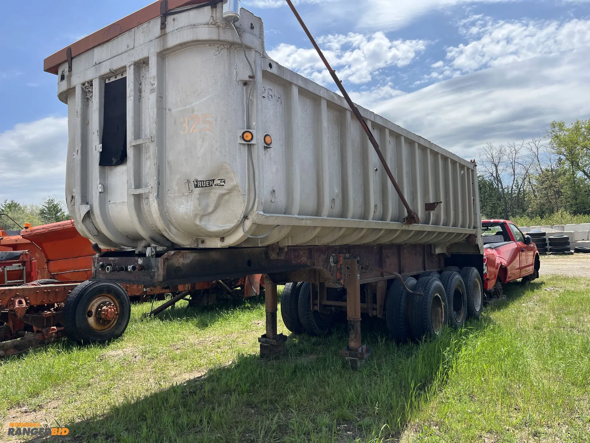 USED 1963 FRUEHAUF 21' TRI-AXLE