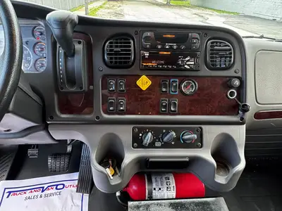 Used 2019 FREIGHTLINER M2 106 Tractors & Trailers Florida US | Truck and Van Outlet #1506258