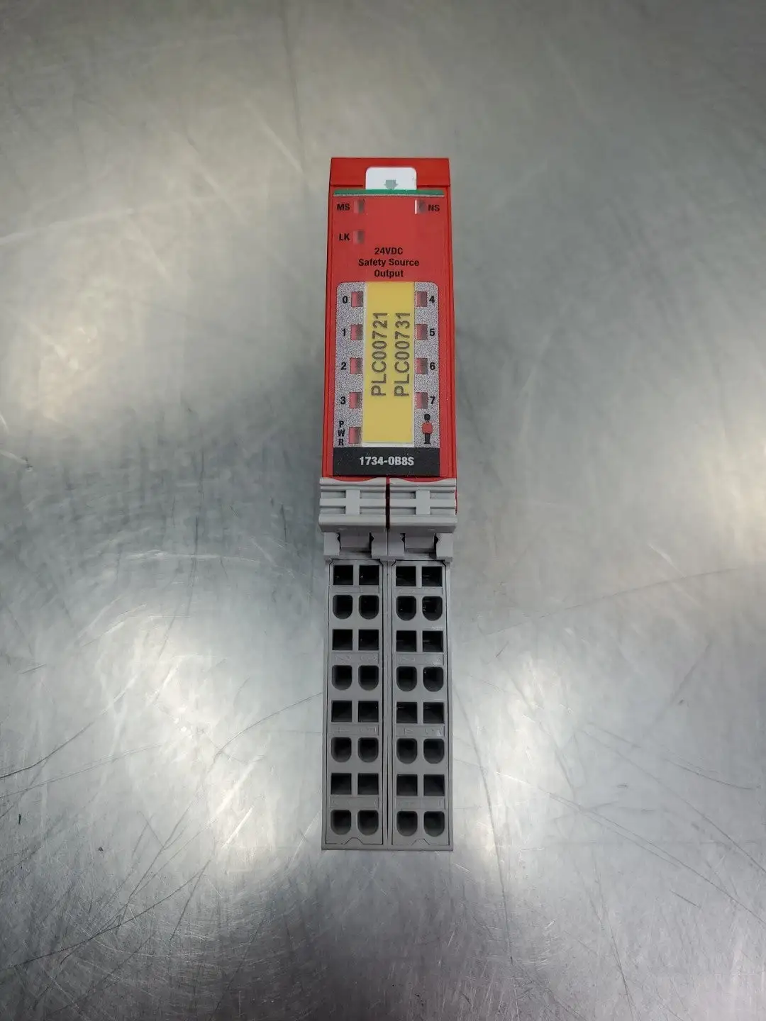 USED Allen-Bradley 1734-OB8S Ser B 24VDC Safety Source Output Module