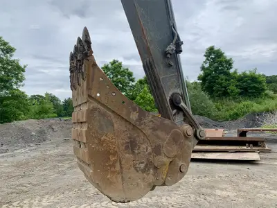 Used 2014 VOLVO EC220DL Crawler Excavators | Abele Tractor #1342873