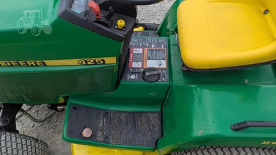 USED JOHN DEERE 425