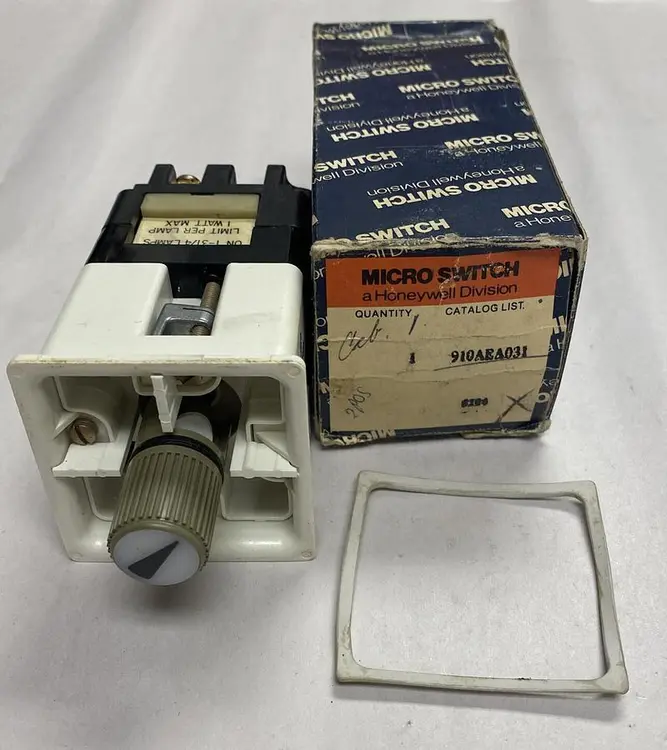 New | in-Stock MICRO SWITCH 910AEA031 Miscellaneous Equipment (Electrical & Power) | Surplus Asset Holdings #1188513
