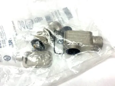 NEW PHOENIX CONTACT ANGLED PLUG CONNECTOR 12-POS M12
