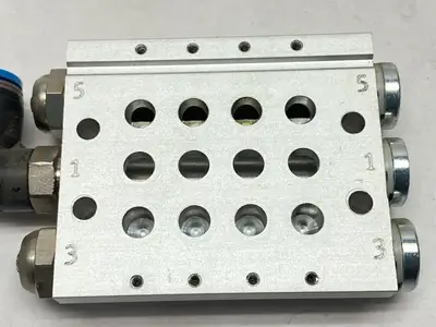 USED FESTO MANIFOLD RAIL PNEUMATIC VALVE BASE 566620
