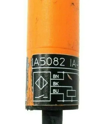 NEW EFECTOR IA-3010-BPKG INDUCTIVE SENSOR IA5082 IA3010BPKG
