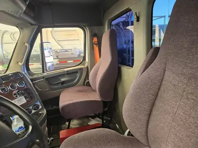 USED 2019 FREIGHTLINER CASCADIA 125