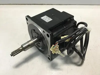 USED YASKAWA SGMP-08AWYR32