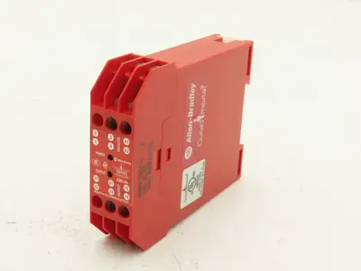 Allen Bradley 440N-S32013 Guardmaster Sipha Safety Control Relay 24V Ser B