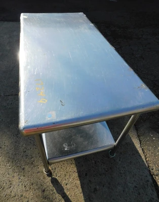 USED STAINLESS STEEL TABLE SS TABLE
