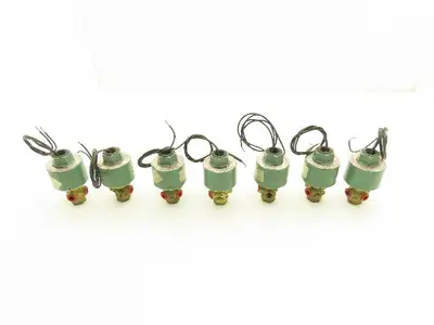 Asco Redhat 8320A86 Solenoid Valve 3 Way 40psi 1/4 NPT 120VAC Lot of 7