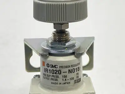 IR1020-N01B | SMC  Pneumatic Pressure Regulator w/ Pressure Gauge - Used