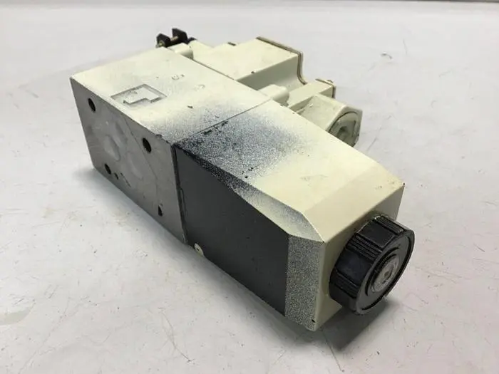 USED VICKERS DG4V32AMP7H750