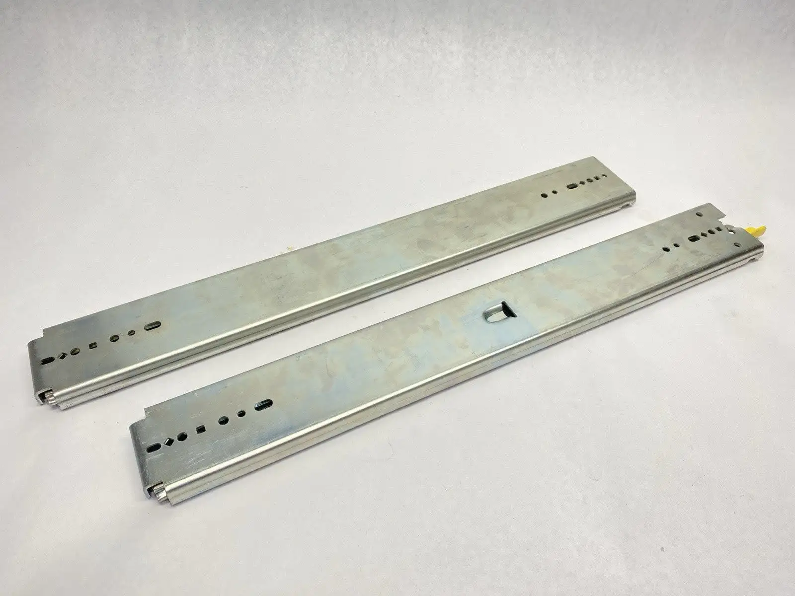 New | in-Stock ACCURIDE HEAVY DUTY LOCK IN/OUT DRAWER SLIDE RAILS PLC Input & Output | Maverick Industrial Sales #1106404