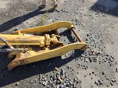 USED 2012 CATERPILLAR 307