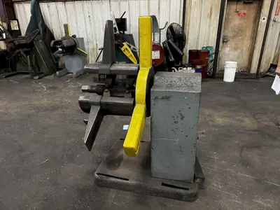 2,500 LB X 12" AMERICAN MODEL #60 PULL OFF COIL REEL UNCOILER : YOBRO #23931