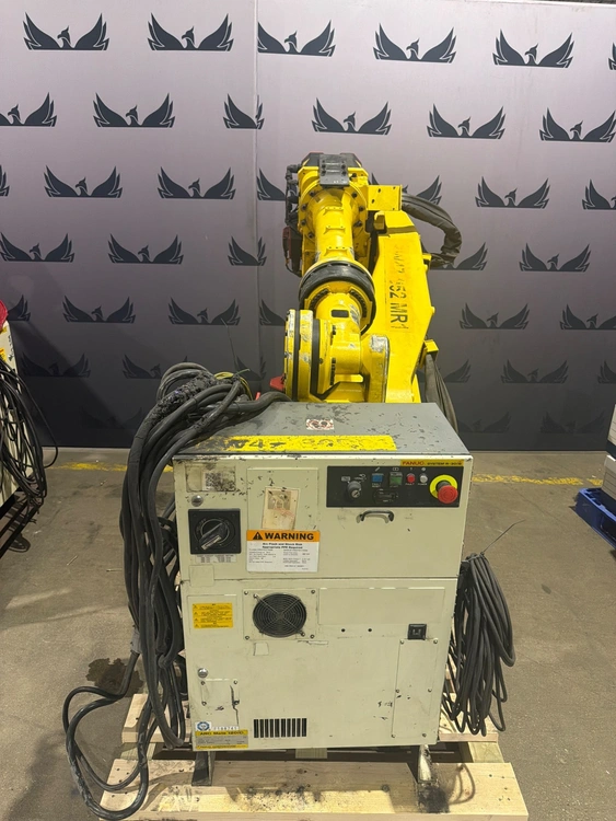 Used 2014 FANUC R-2000IB/210F + R30IB Robots Michigan US | iGAM Industrial Marketplace #909519